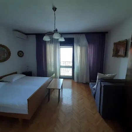 And Jasminka Apartment *