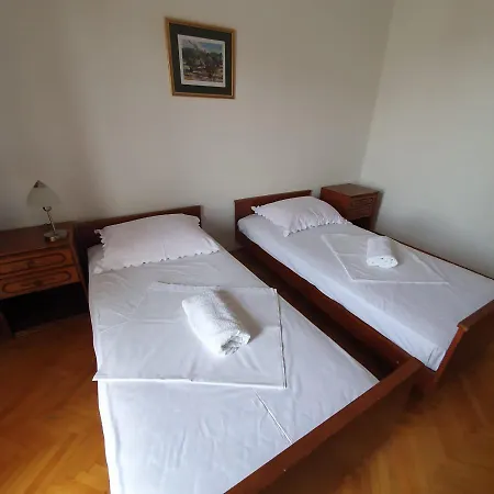 And Jasminka Apartment *