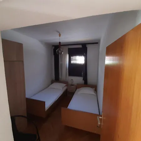And Jasminka Apartment *